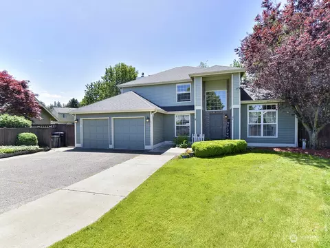 1004 Olsen Pl, Enumclaw, WA 98022
