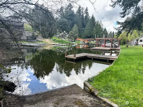 2606 179th Ave E, Lake Tapps, WA 98391