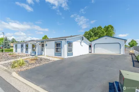 66 Heritage Blvd, Longview, WA 98632