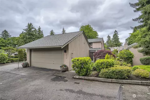 2934 Kennewick Pl NE, Renton, WA 98056