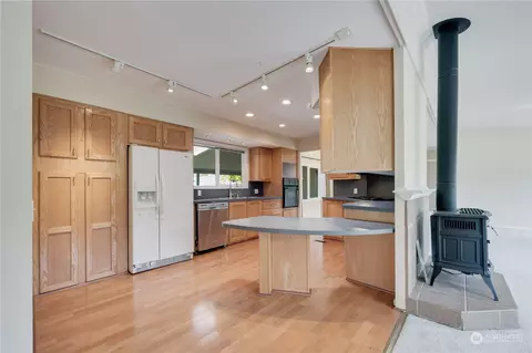 Kitchen - 23803 Lake Dr W, Bothell, WA 98021 photo 1 of 3