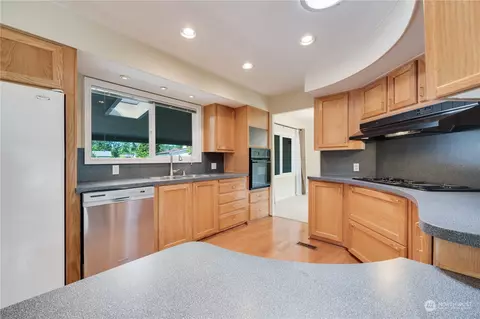 Kitchen - 23803 Lake Dr W, Bothell, WA 98021 photo 3 of 3