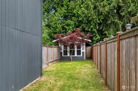 Exterior - 805 103rd Pl SE, Everett, WA 98208 photo 8 of 8