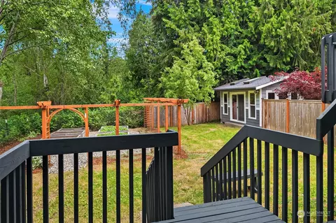 Exterior - 805 103rd Pl SE, Everett, WA 98208 photo 3 of 8