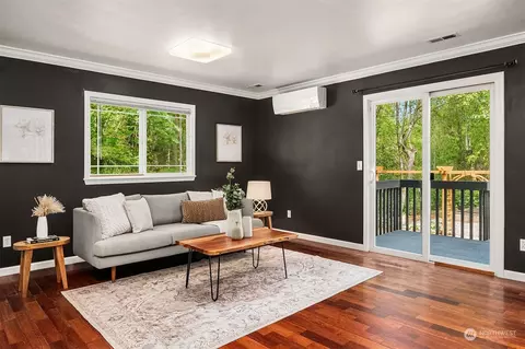 Living - 805 103rd Pl SE, Everett, WA 98208 photo 3 of 4