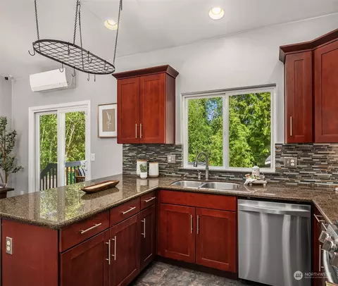 Kitchen - 805 103rd Pl SE, Everett, WA 98208 photo 3 of 4