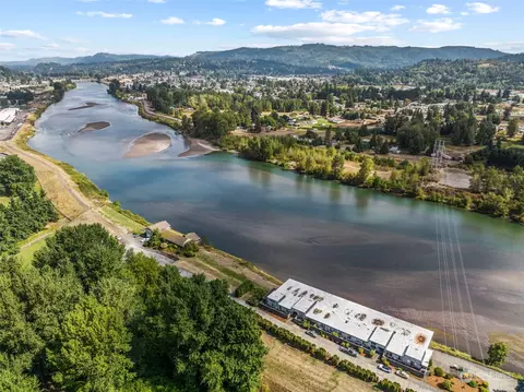 748 Marine View Dr, Longview, WA 98632