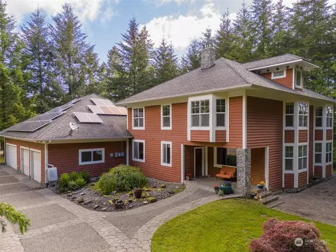 27 Whippoorwill Ln, Longview, WA 98632