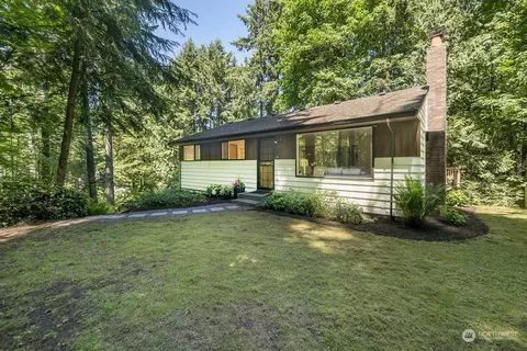 17210 30th Ave NE, Lake Forest Park, WA 98155