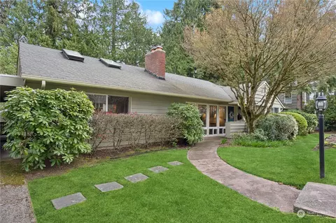 8632 43rd Ave NE, Seattle, WA 98115