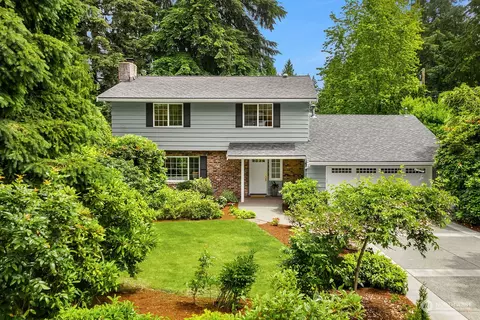4352 90th Ave SE, Mercer Island, WA 98040