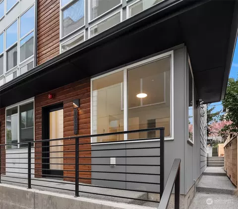 2344 C Franklin Ave E, Seattle, WA 98102