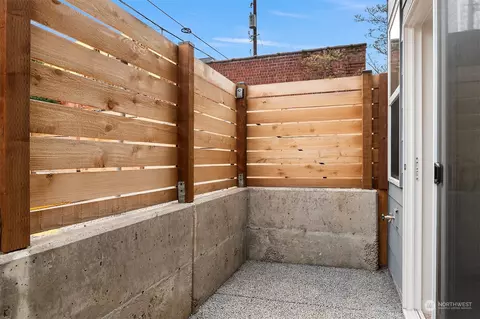 2344 C Franklin Ave E, Seattle, WA 98102 photo 6