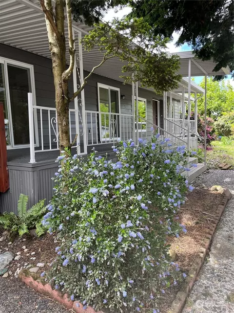12709 NE Hollyhills Dr, Bothell, WA 98011