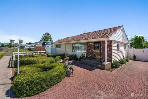 2056 Lark Dr, Walla Walla, WA 99362