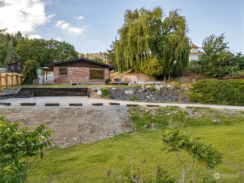 3047 Hedding St, Entiat, WA 98822