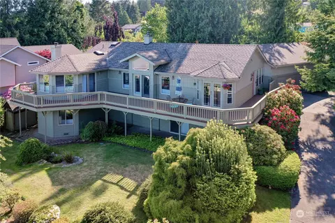 8246 E Pheasant Hill Ln, Port Orchard, WA 98366