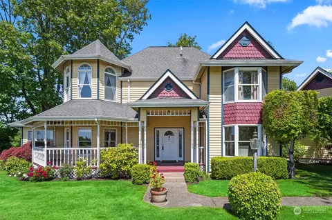 10317 22nd St E, Edgewood, WA 98372
