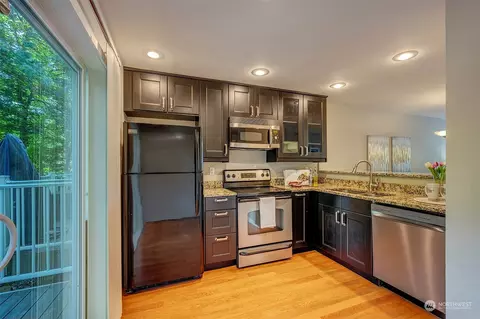Kitchen - 16101 Bothell Everett Hwy #M2, Mill Creek, WA 98012 photo 1 of 2