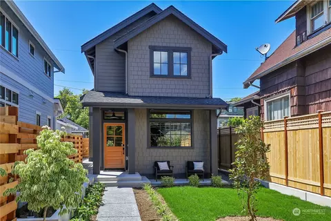 2135 6th Ave W #2, Seattle, WA 98119