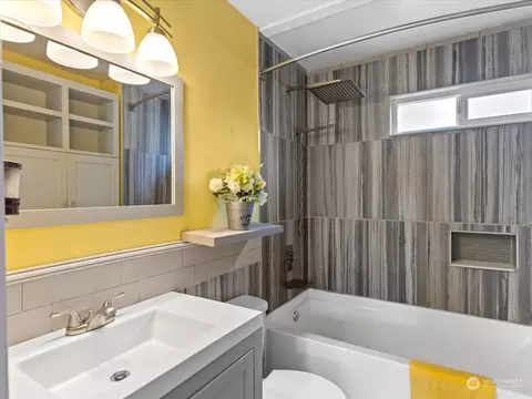 Bath - 1301 63rd St SE, Everett, WA 98203 photo 1 of 1