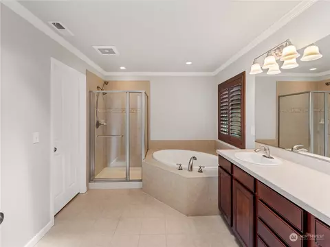 Bath - 3022 182nd Pl SE, Bothell, WA 98012 photo 3 of 4