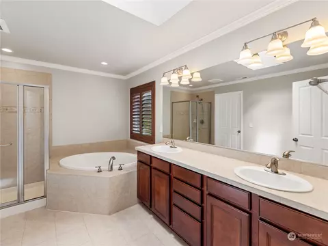 Bath - 3022 182nd Pl SE, Bothell, WA 98012 photo 1 of 4