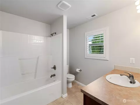 Bath - 3022 182nd Pl SE, Bothell, WA 98012 photo 4 of 4