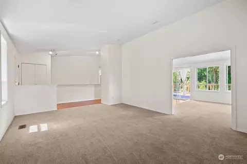 Living - 21730 3rd Dr SE, Bothell, WA 98021 photo 2 of 5