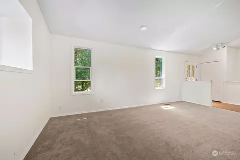 Living - 21730 3rd Dr SE, Bothell, WA 98021 photo 1 of 5