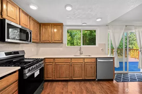 Kitchen - 21730 3rd Dr SE, Bothell, WA 98021 photo 2 of 4