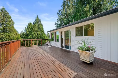Exterior - 21730 3rd Dr SE, Bothell, WA 98021 photo 6 of 9