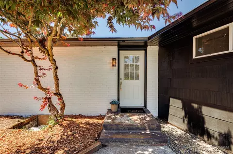 3607 E 11th St, Vancouver, WA 98661