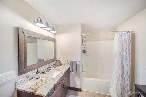 Bath - 23303 SE 416th St, Enumclaw, WA 98022 photo 5 of 5
