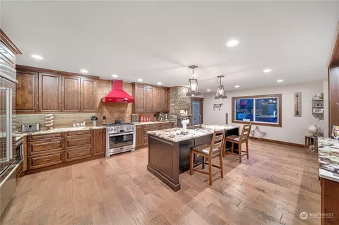 Kitchen - 23303 SE 416th St, Enumclaw, WA 98022 photo 2 of 5