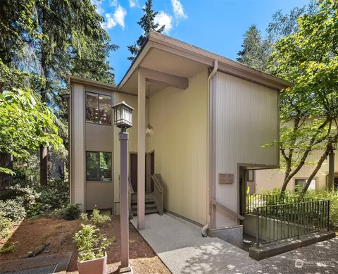 13730 15th Ave NE #D301, Seattle, WA 98125