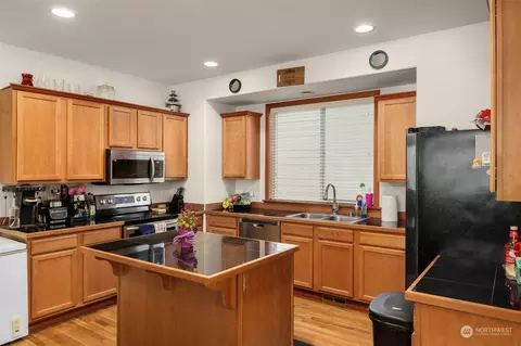 Kitchen - 1102 Chestnut St, Everett, WA 98201 photo 2 of 2