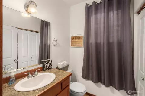 Bath - 1102 Chestnut St, Everett, WA 98201 photo 1 of 5