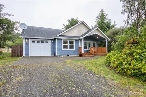 170 Clover St NW, Ocean Shores, WA 98569