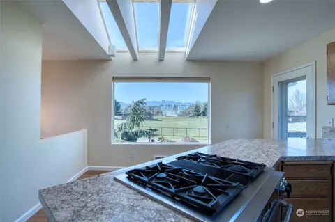 Kitchen - 33 Seahawk Dr, Sequim, WA 98382 photo 2 of 3