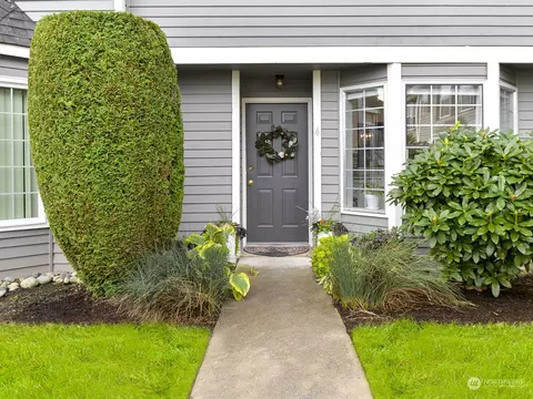 23938 57th Ct S #D-4, Kent, WA 98032