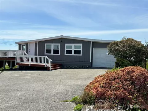 5566 Seavue Rd, Blaine, WA 98230