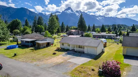 825 Petty Ave, Darrington, WA 98241