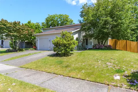 1137 N 1141 N Vassault St, Tacoma, WA 98406