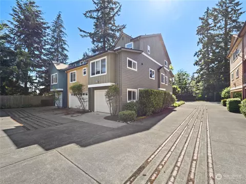 14754 Greenwood Ave N, Shoreline, WA 98133