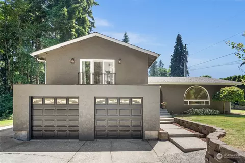 8210 112th St E, Puyallup, WA 98373