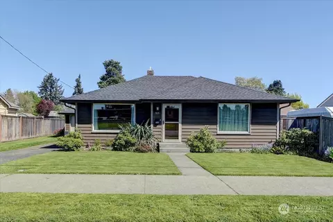 919 W Stewart Ave, Puyallup, WA 98371