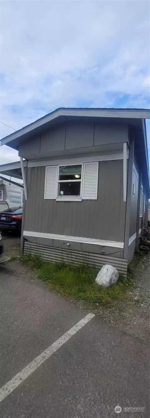 1333 N 125th St, Seattle, WA 98133