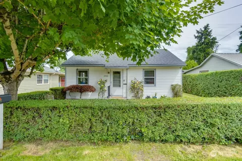 2206 W 28th St, Vancouver, WA 98660