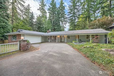 3704 NE 187th St, Lake Forest Park, WA 98155